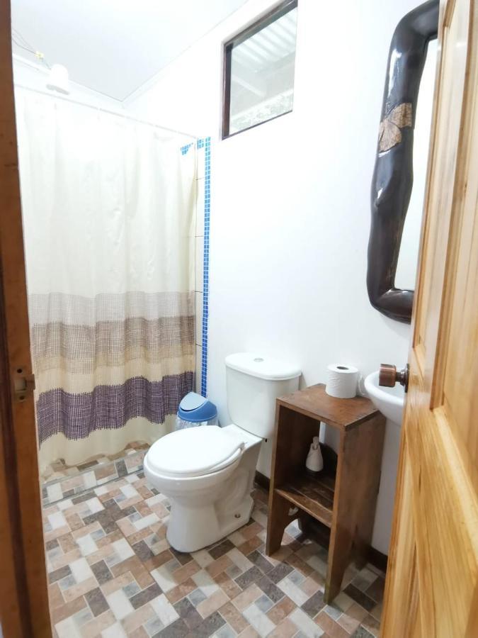 Casita Happy Feet And Tours Corcovado Hotell Drakes Bay Exteriör bild