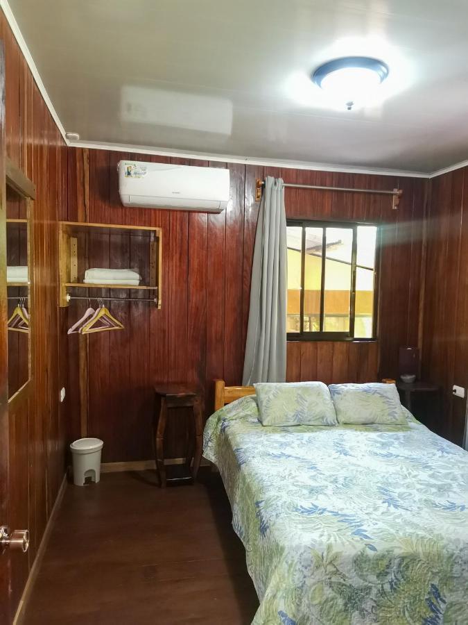 Casita Happy Feet And Tours Corcovado Hotell Drakes Bay Exteriör bild