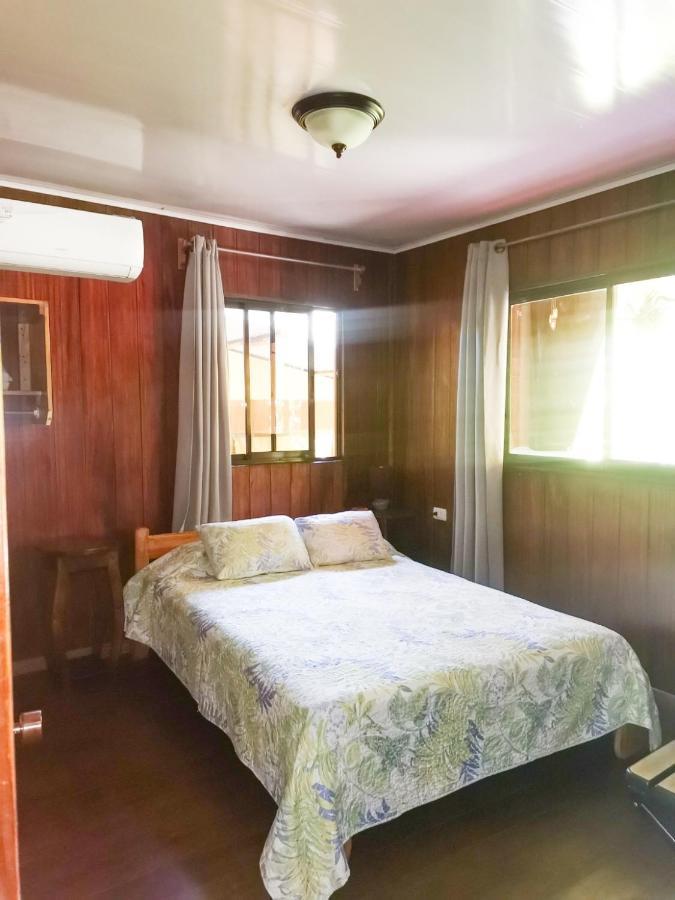 Casita Happy Feet And Tours Corcovado Hotell Drakes Bay Exteriör bild