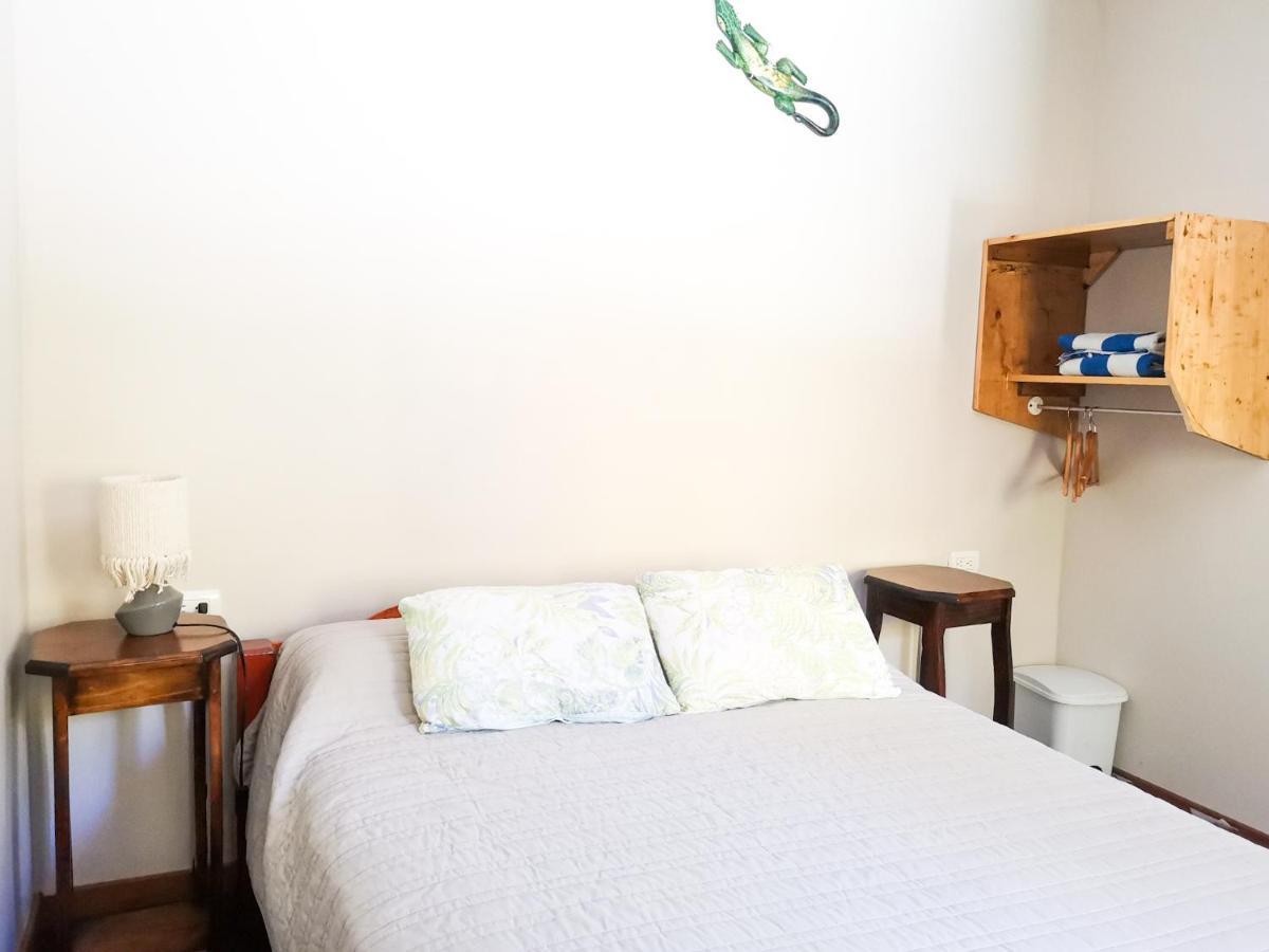 Casita Happy Feet And Tours Corcovado Hotell Drakes Bay Exteriör bild