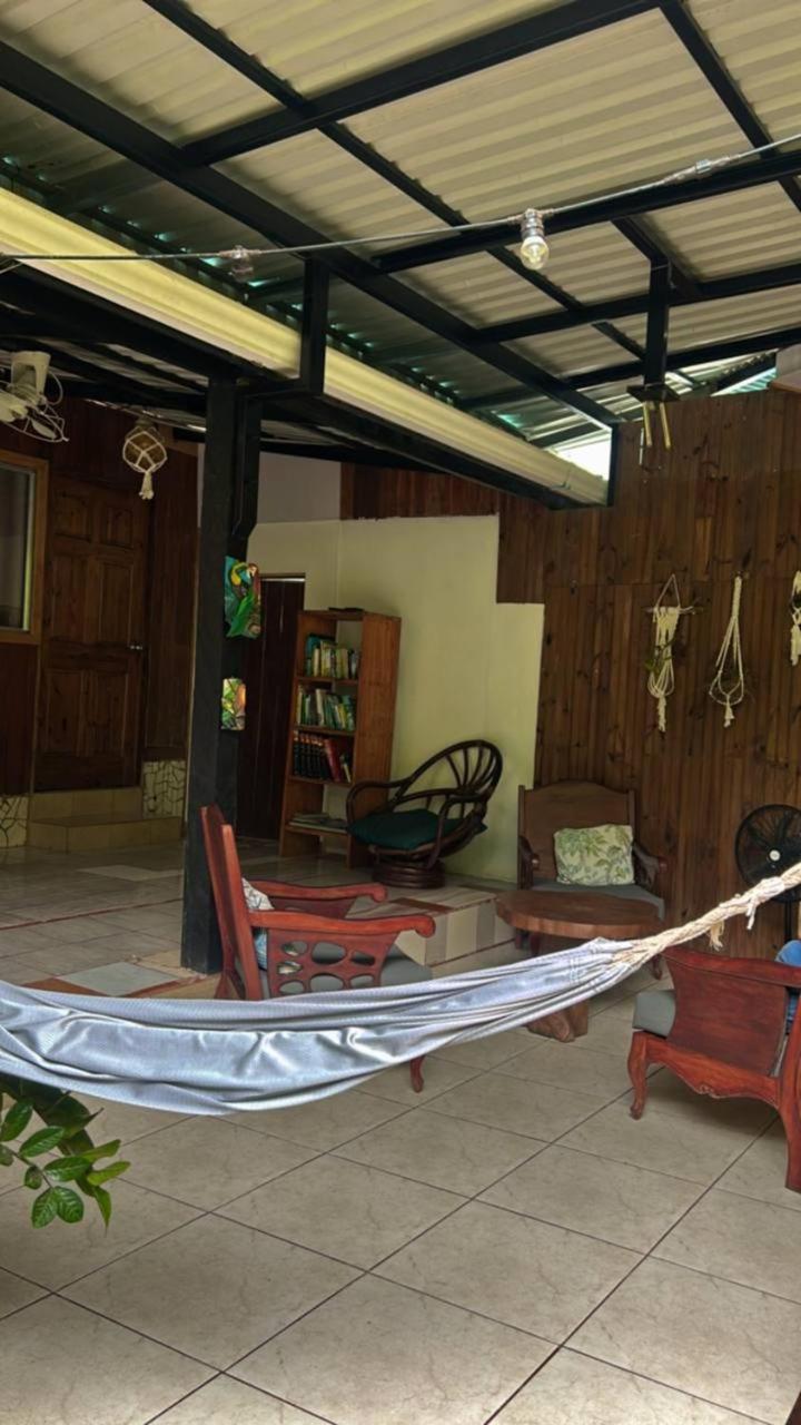Casita Happy Feet And Tours Corcovado Hotell Drakes Bay Exteriör bild